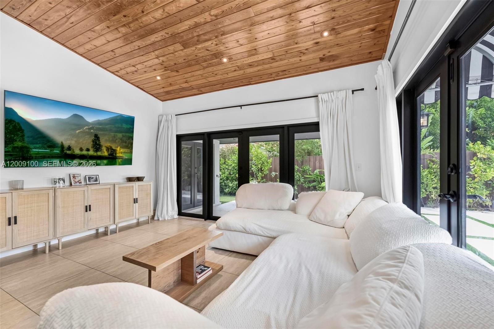 KENDALL KINGDOM - Residential