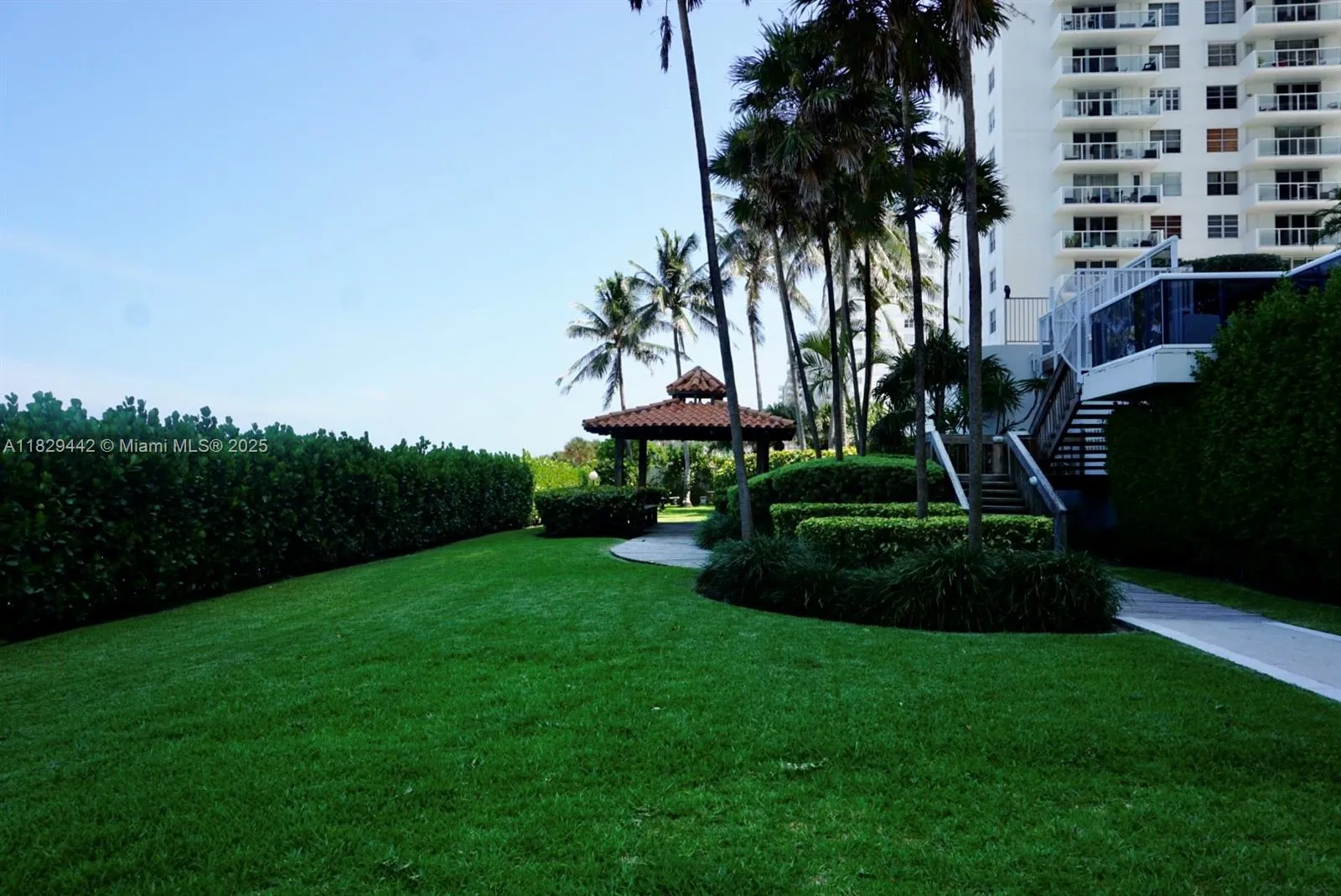 Miami Beach, Florida 33140, United States, 2 Bedrooms Bedrooms, ,2 BathroomsBathrooms,Residential,Active,159553