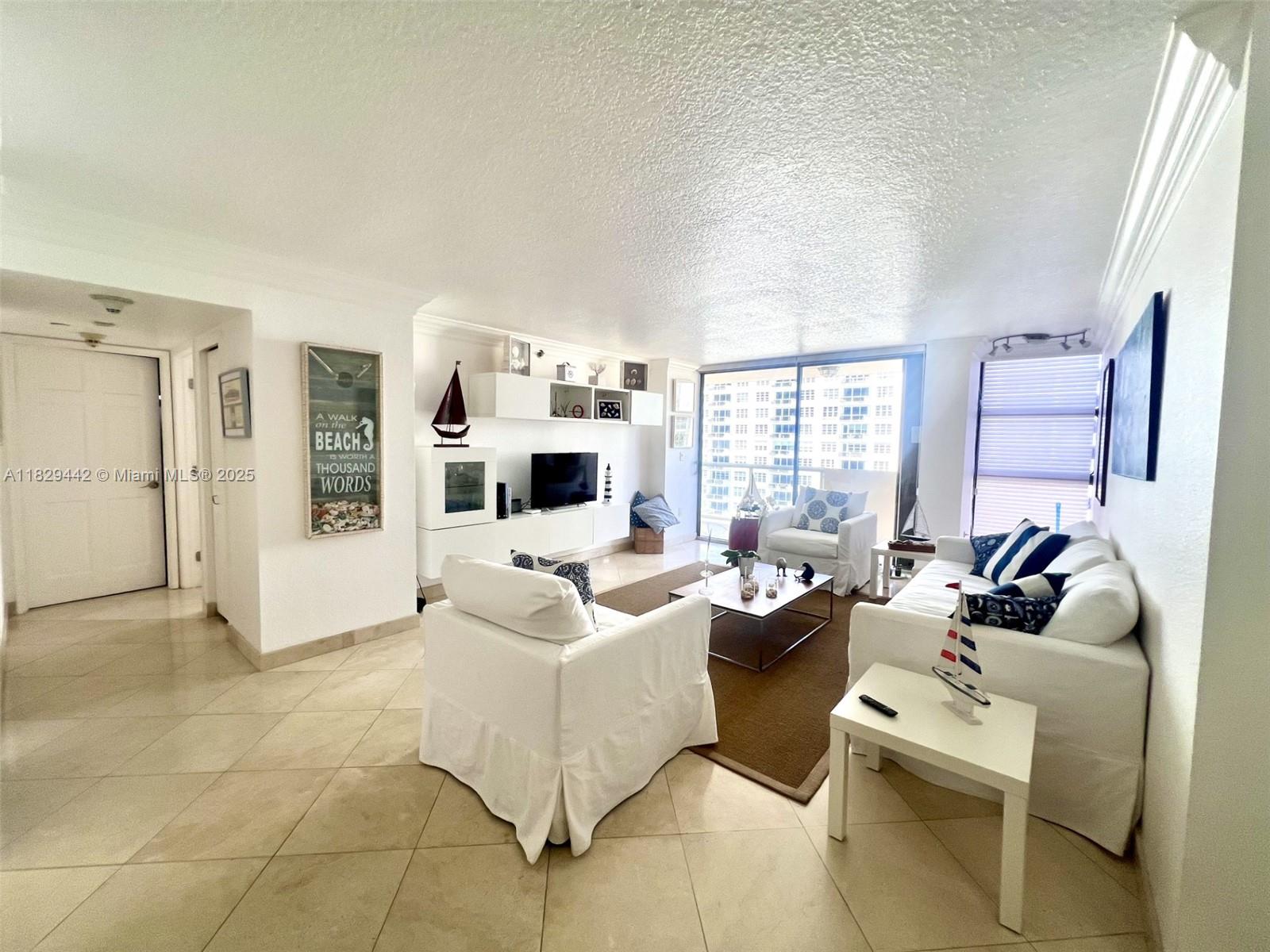 LEXCELLENCE CONDO - Residential