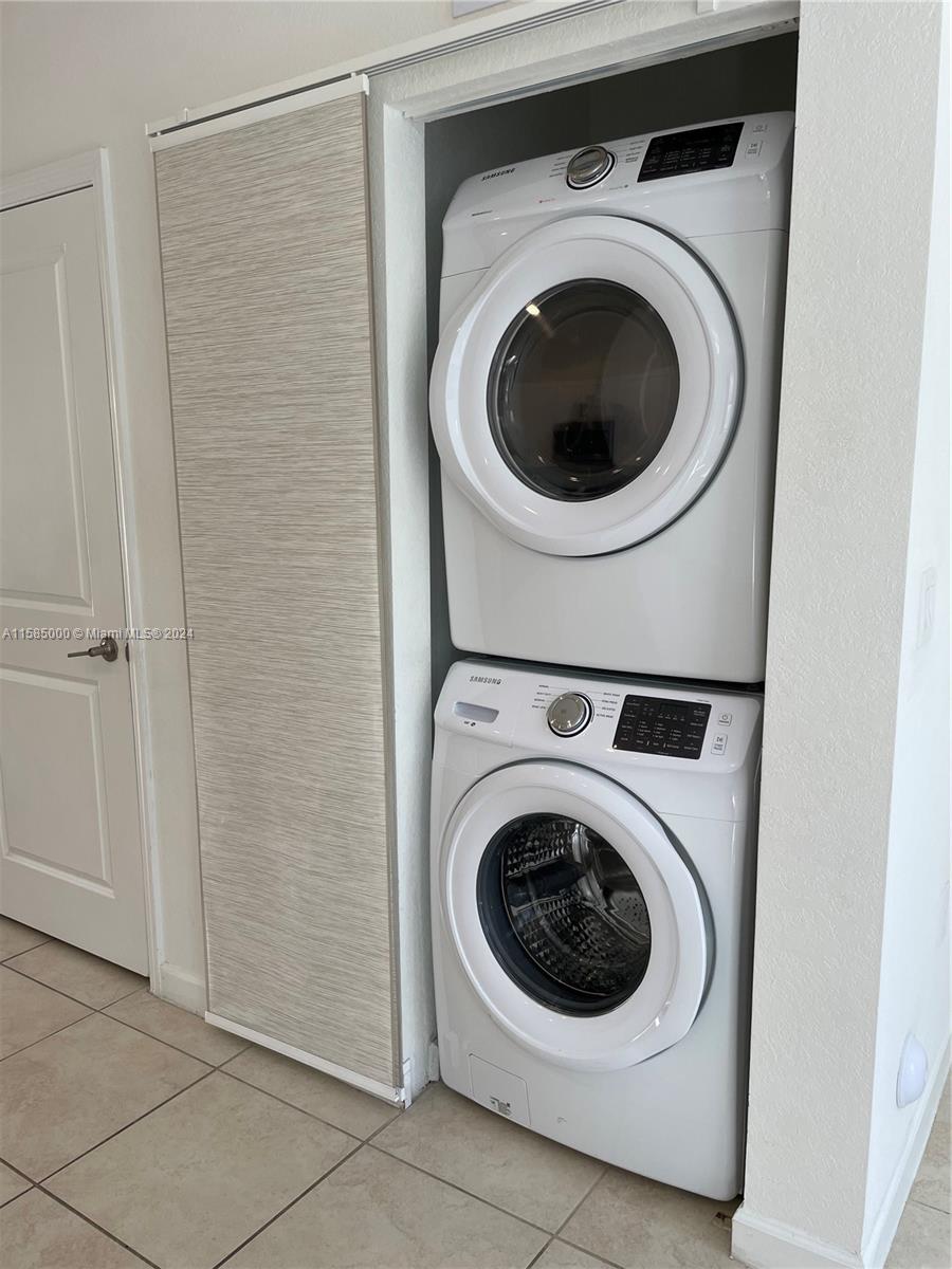 VIA VENTURA NEIGHBORHOOD - Residential Lease