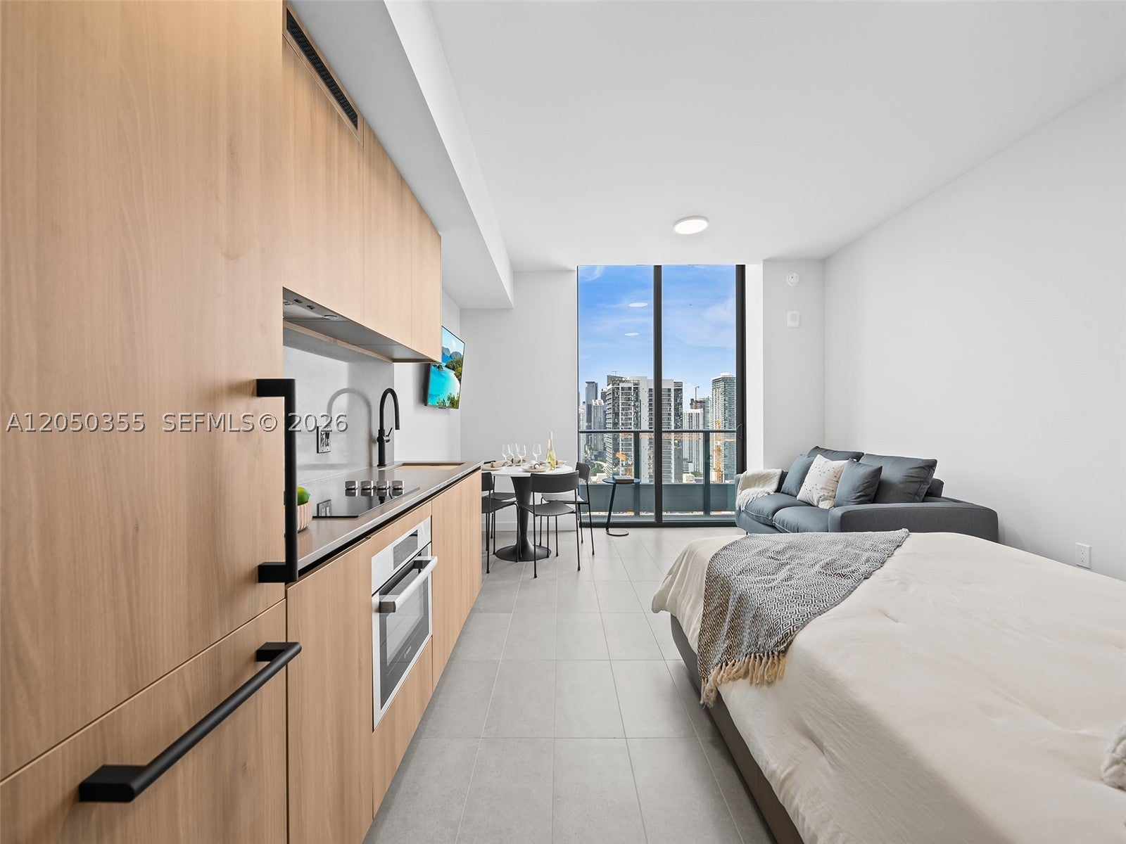 121 NE 5th St 3704