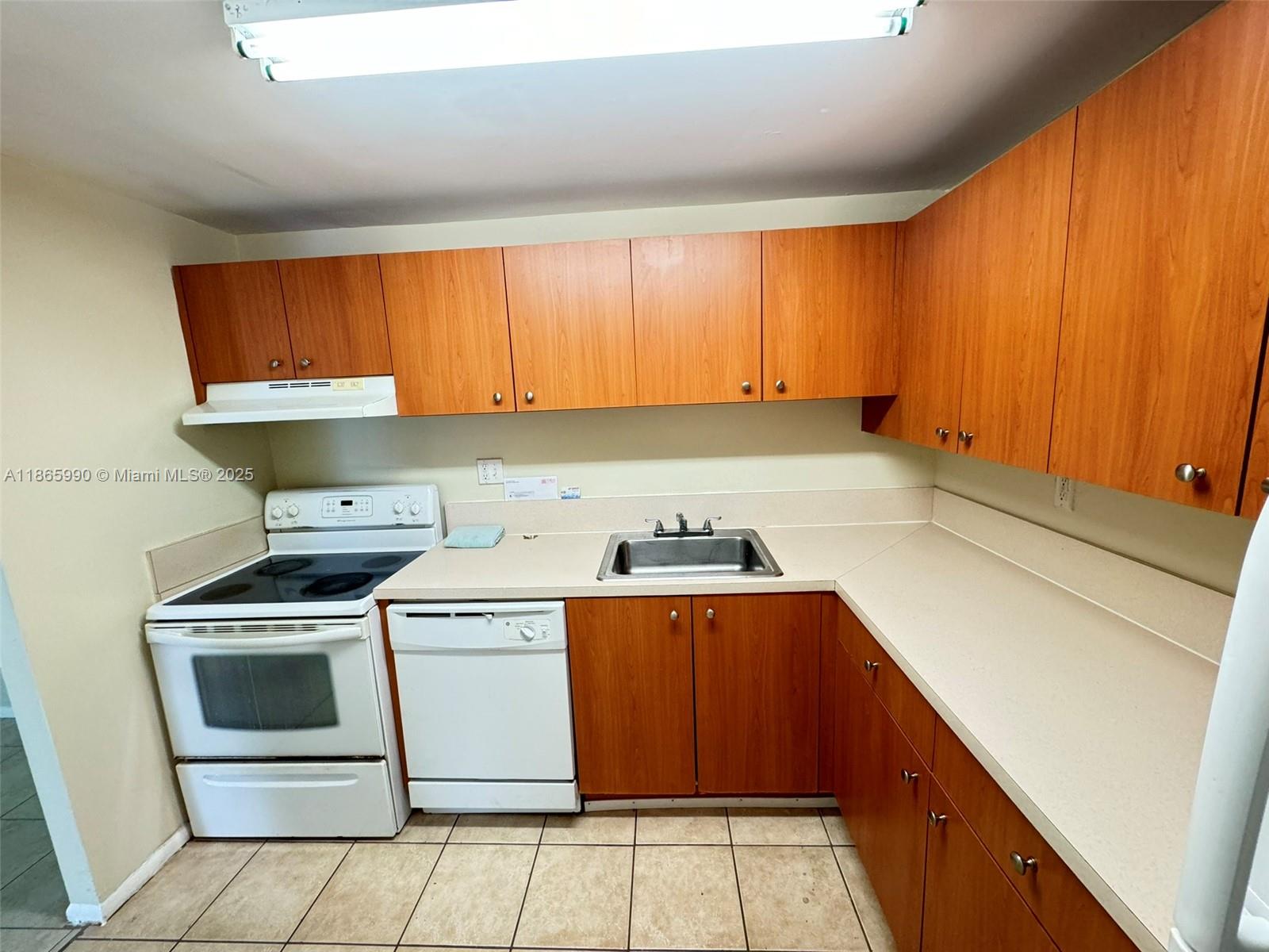 CLEAR LAKE PALMS CONDO - Residential