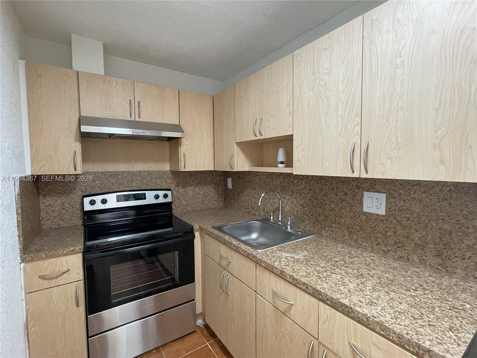 SUNSET VILLAS NO 3 CONDO - Residential