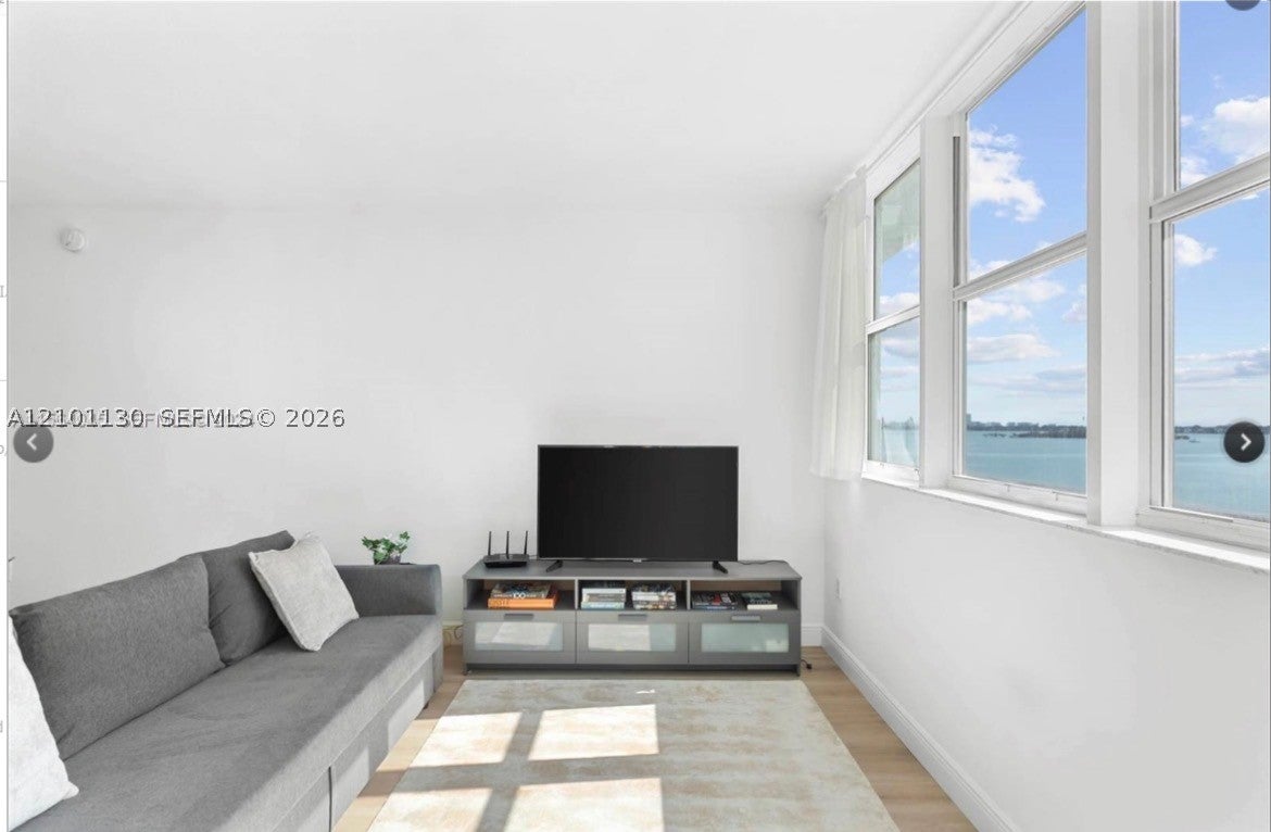 500 NE 29th St 605