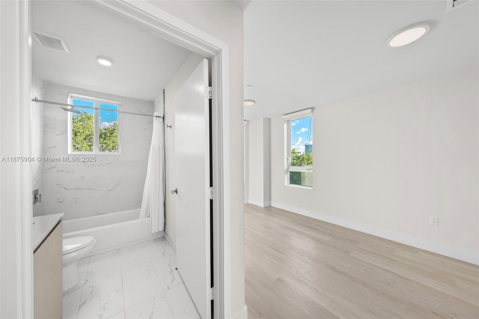 RIVERWOOD - Residential Lease