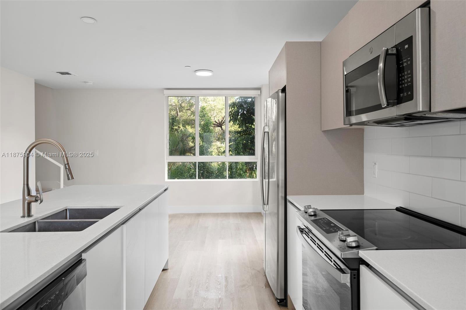 RIVERWOOD - Residential Lease