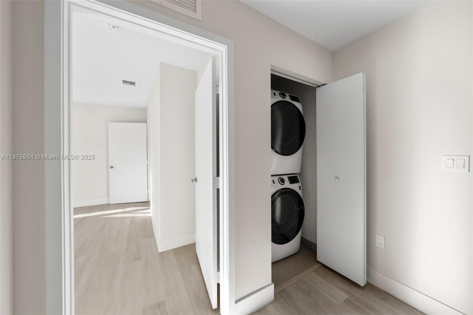 RIVERWOOD - Residential Lease