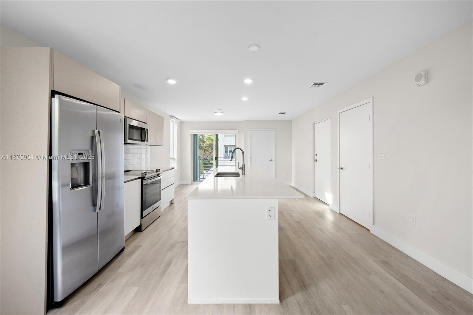 RIVERWOOD - Residential Lease