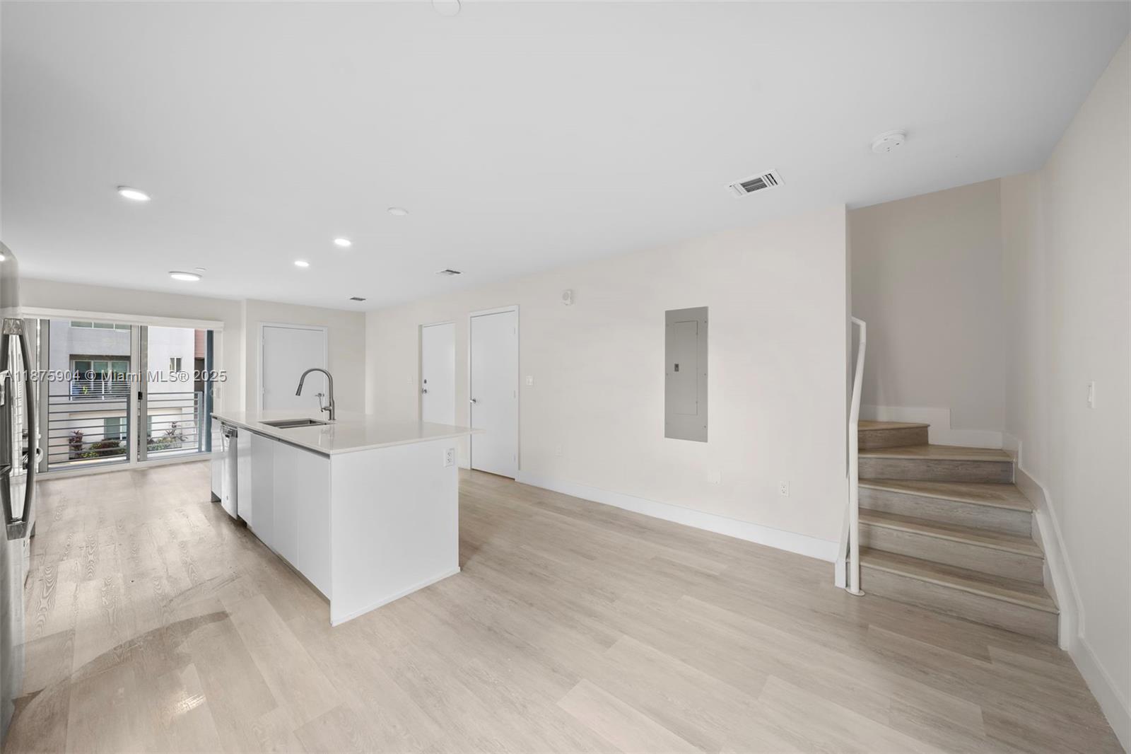 RIVERWOOD - Residential Lease