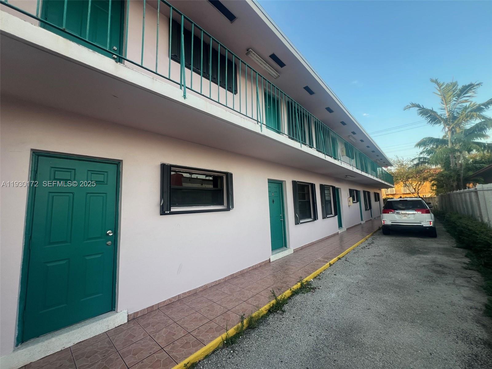 TOWN OF HIALEAH FLA - Residential Lease