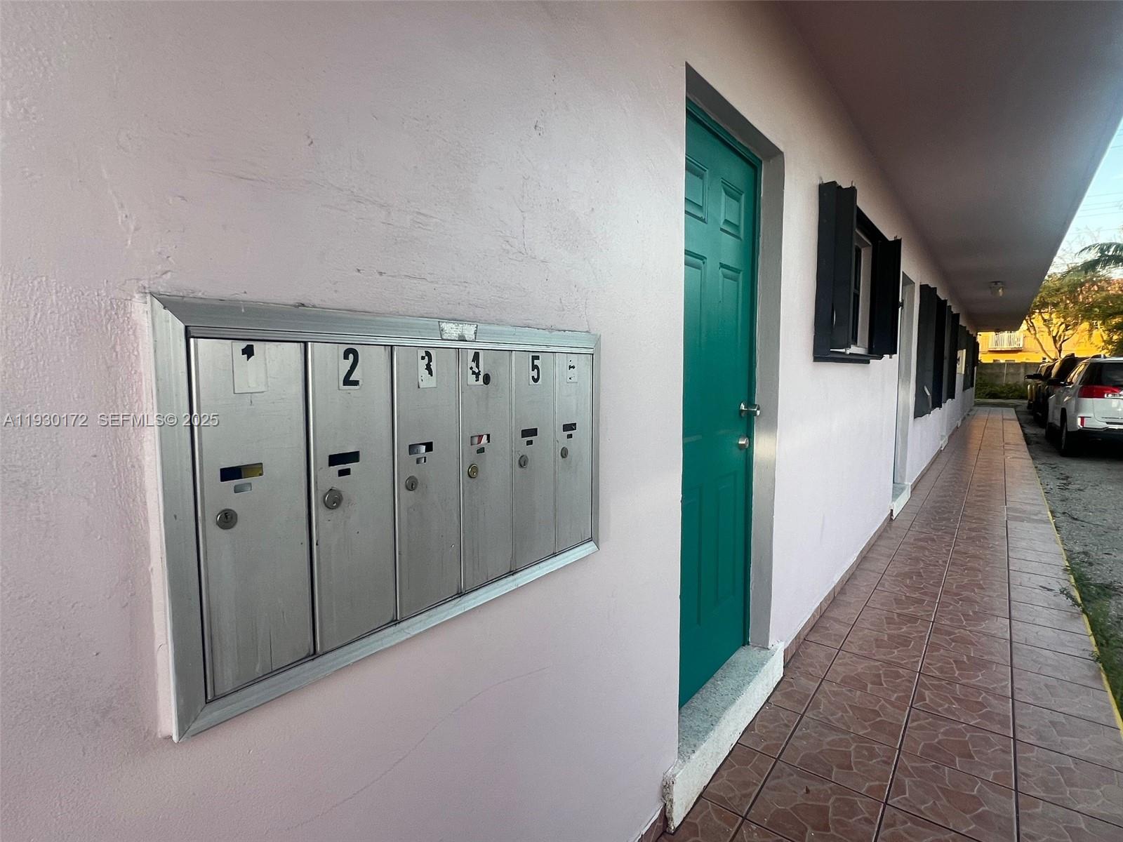 TOWN OF HIALEAH FLA - Residential Lease