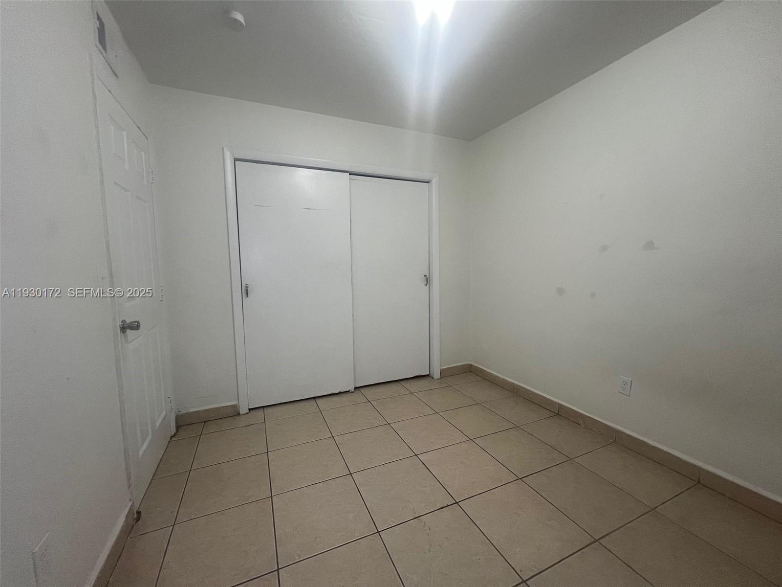 TOWN OF HIALEAH FLA - Residential Lease