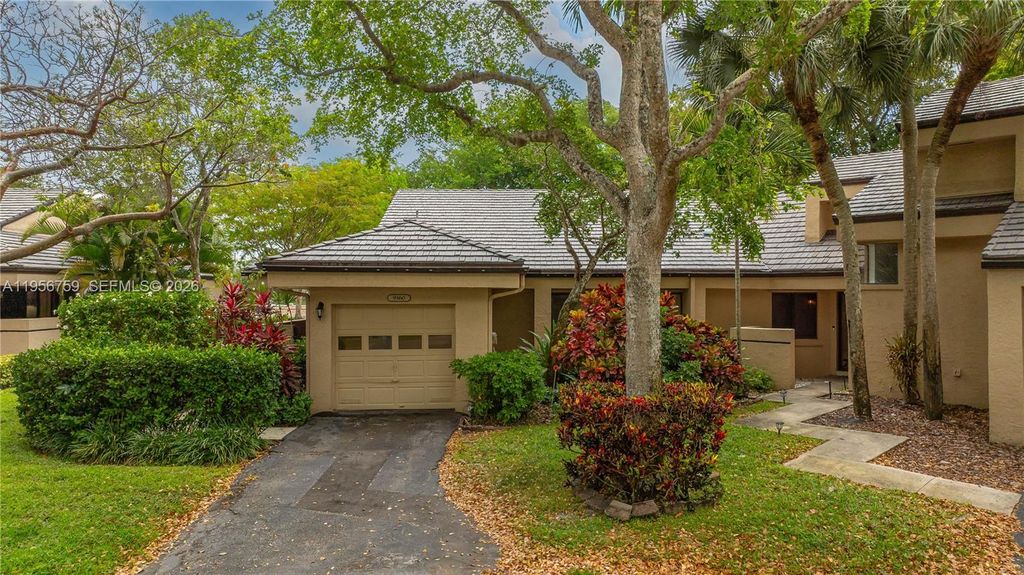 Photo of 9360 S Chelsea Dr S, Plantation, FL 33324 (MLS # A11956759)