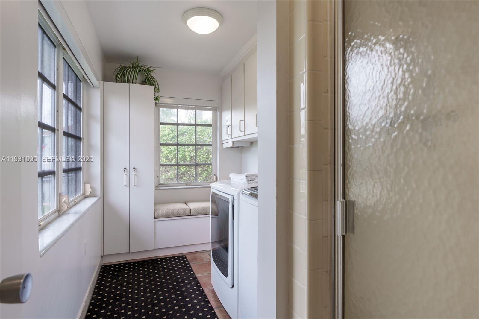 LAUDER GATE ISLES - Residential Lease