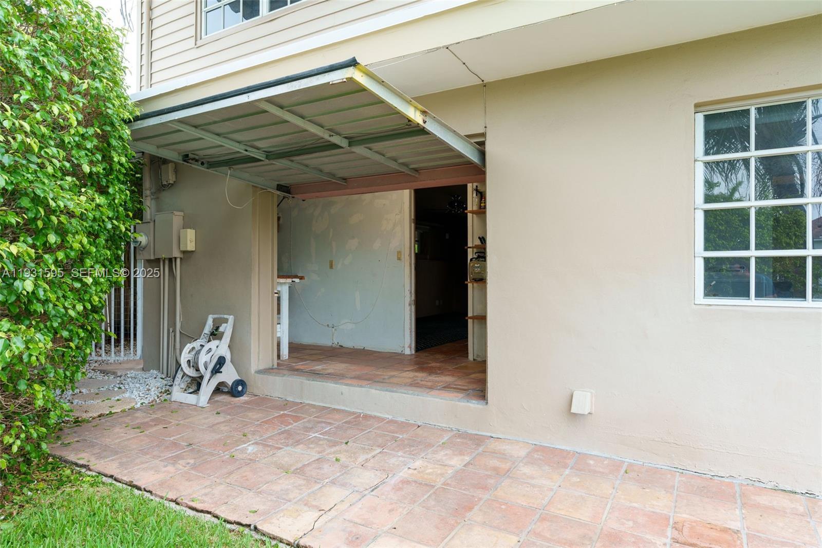 LAUDER GATE ISLES - Residential Lease