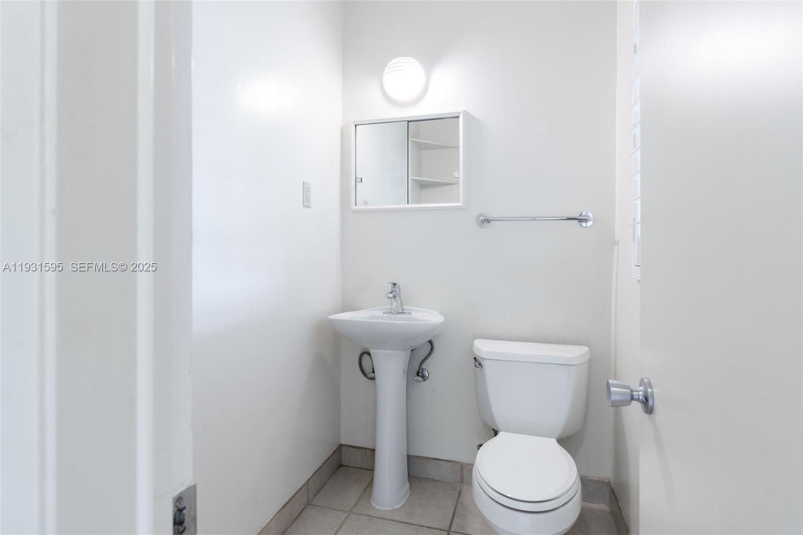 LAUDER GATE ISLES - Residential Lease