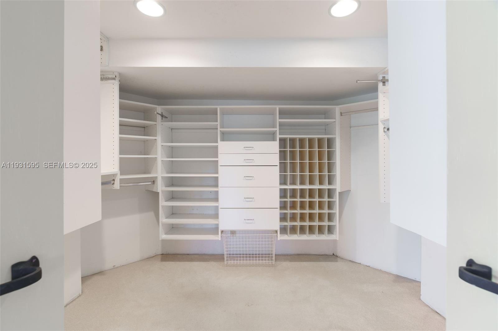 LAUDER GATE ISLES - Residential Lease