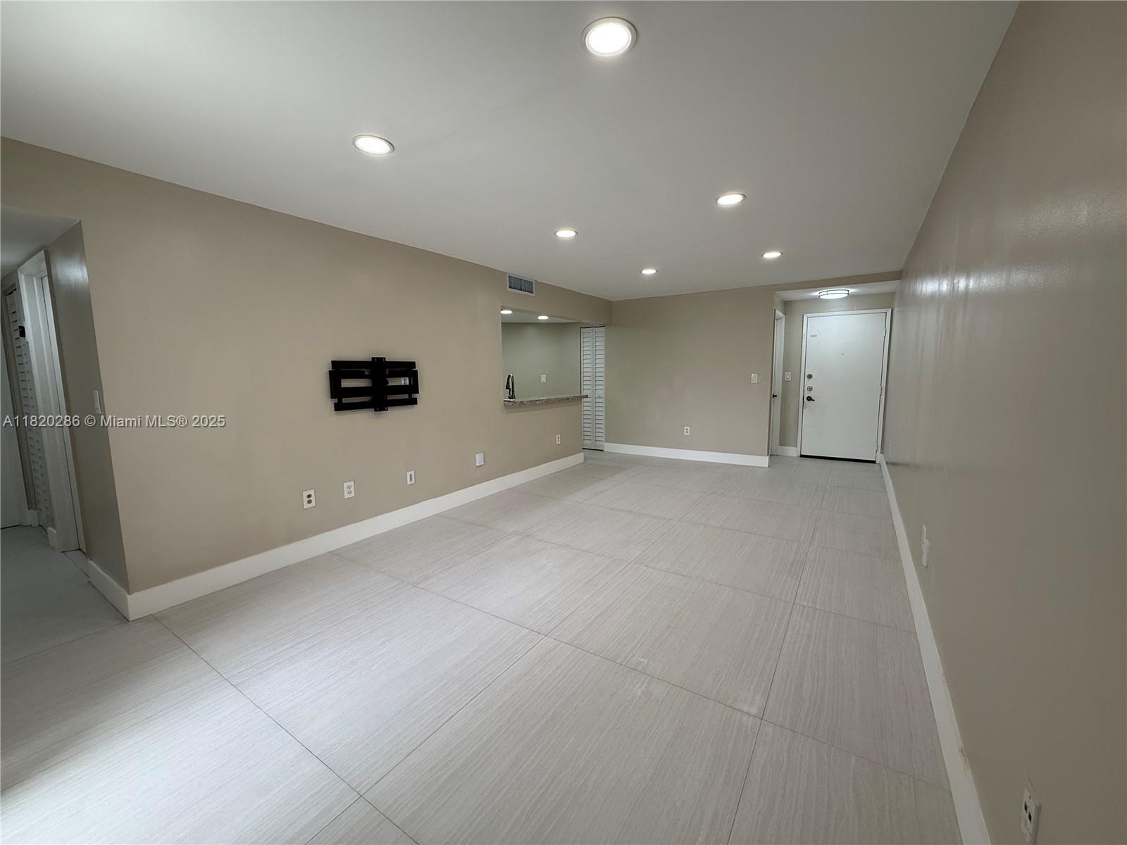 9405 Fontainebleau Blvd 113-22