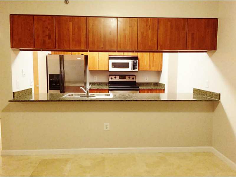 PRICED TO RENT QUICKLY!! Upgraded large 1 bedroom unit at The Club at Brickell Bay. Live right in the heart of Brickell and enjoy a great pool area, gym and other amenities. The unit has an upgraded kitchen with Stainless Steel appliances and granite coun tertops, upgraded marble flooring in the living area, new carpeting in the bedroom, a washer/dryer, basic cable, internet, and a large balcony with a city view. The landlord's recently painted the unit and it is ready for you to move in.