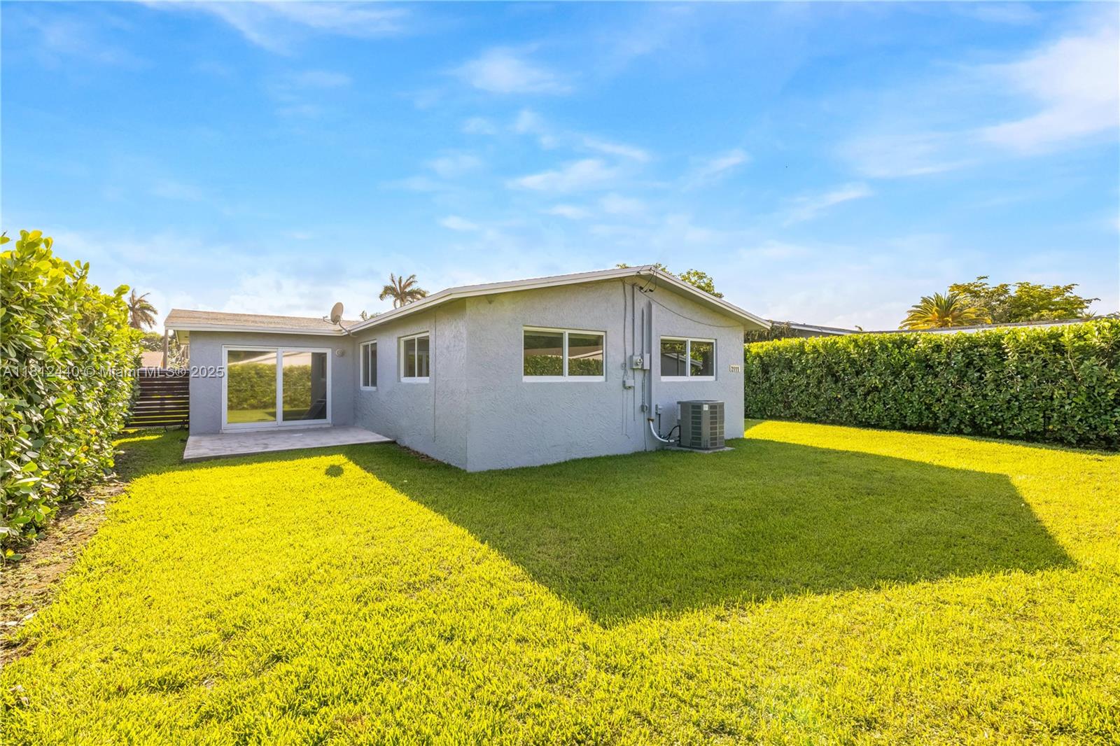 FLAMINGO MANORS - Residential