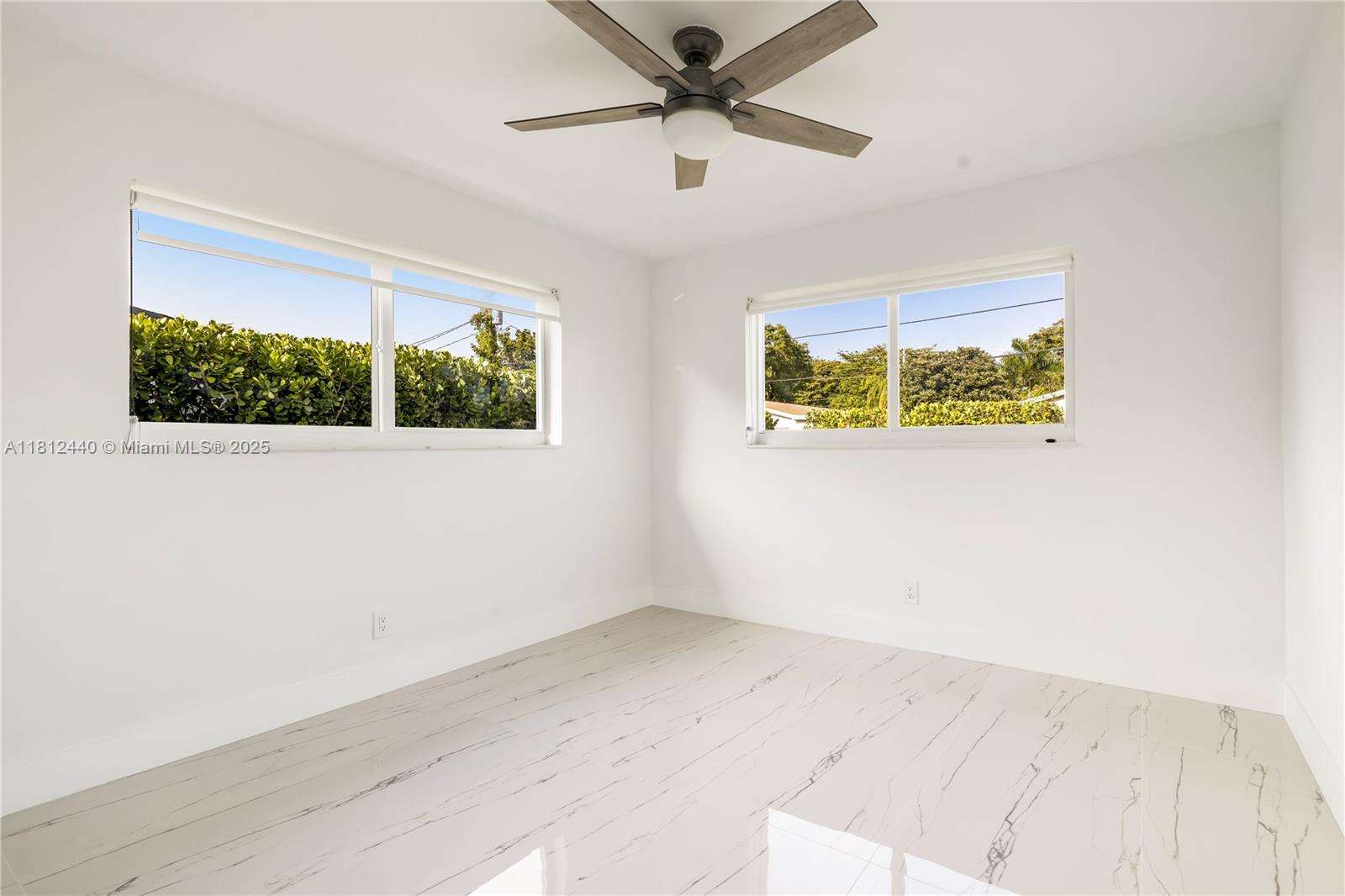FLAMINGO MANORS - Residential