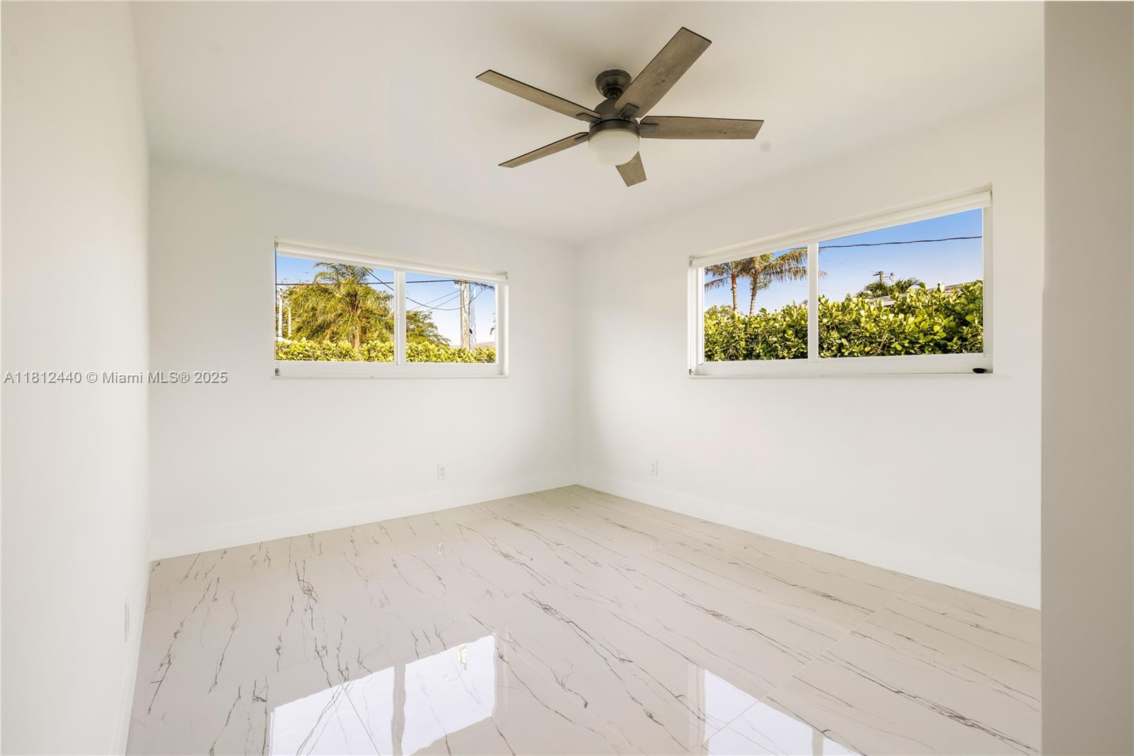 FLAMINGO MANORS - Residential