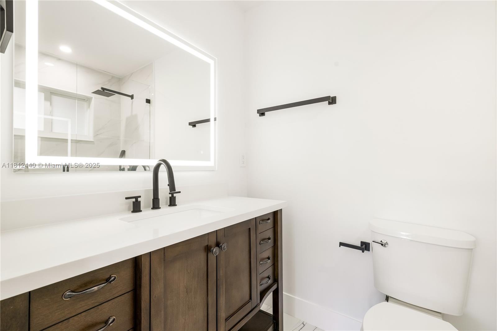 FLAMINGO MANORS - Residential