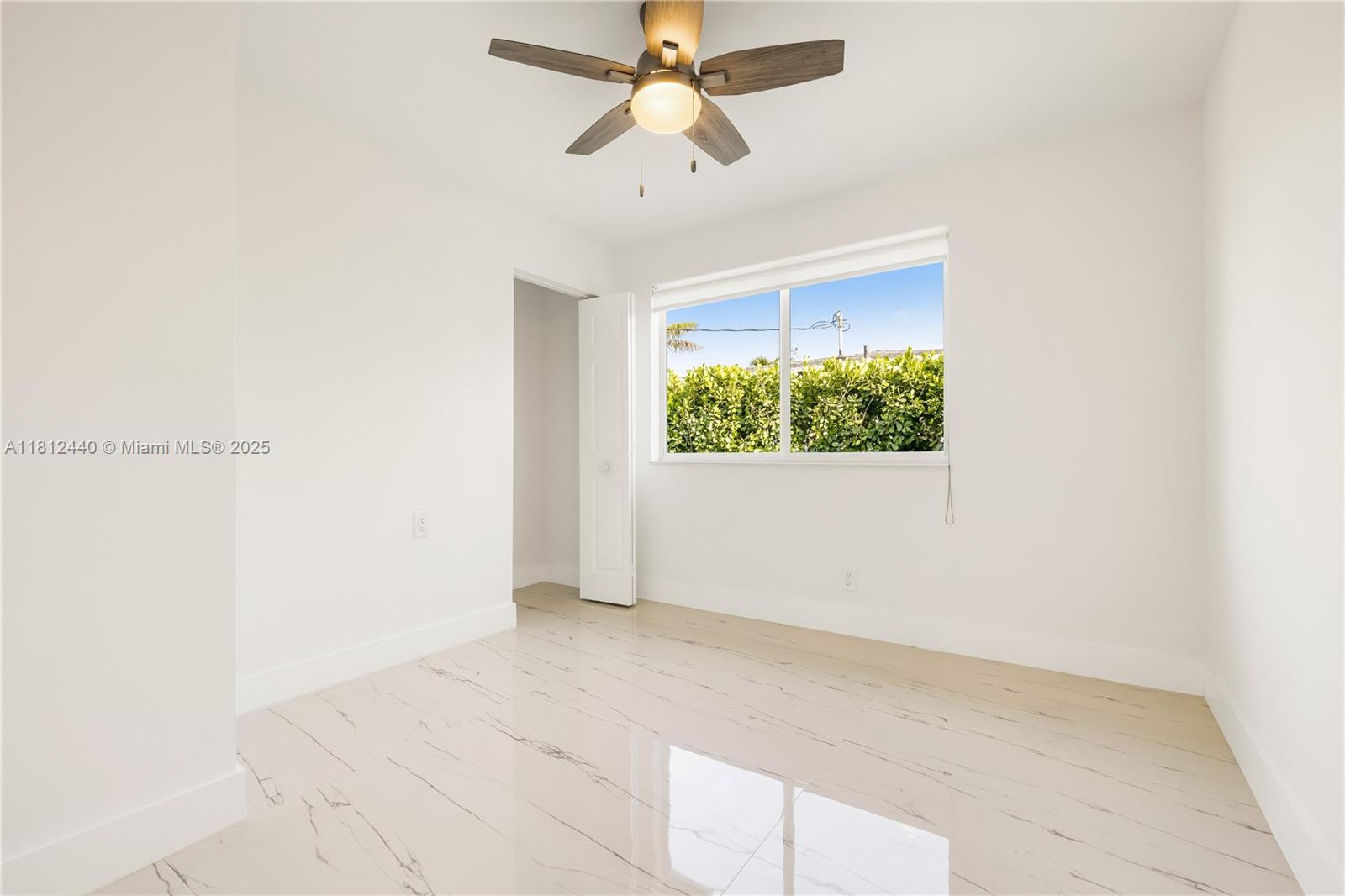 FLAMINGO MANORS - Residential