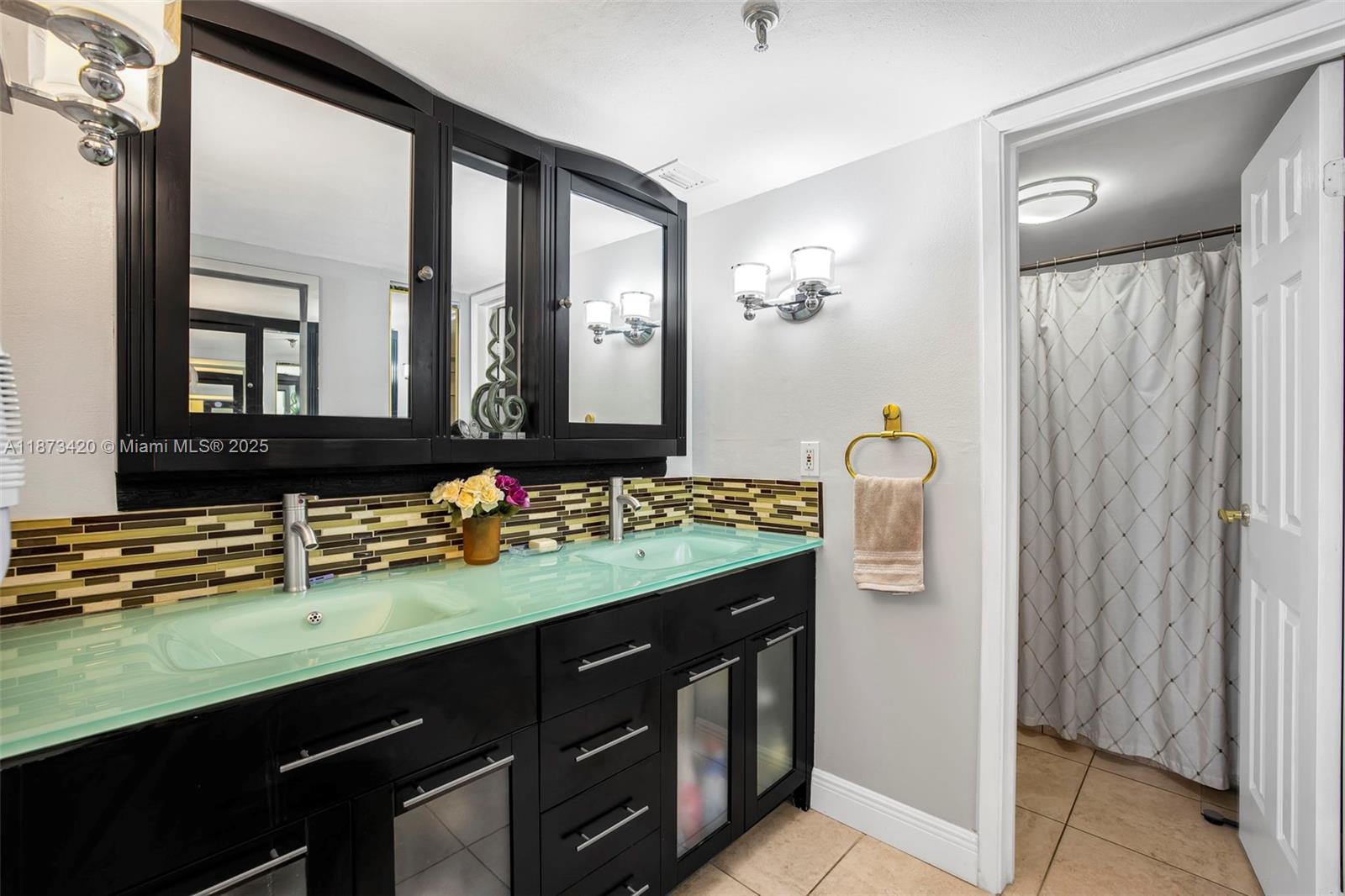 THE RIVIERA CONDO - Residential