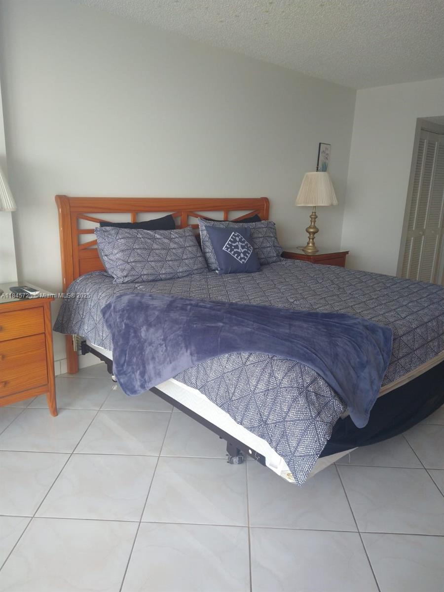 9341 Collins Ave 303