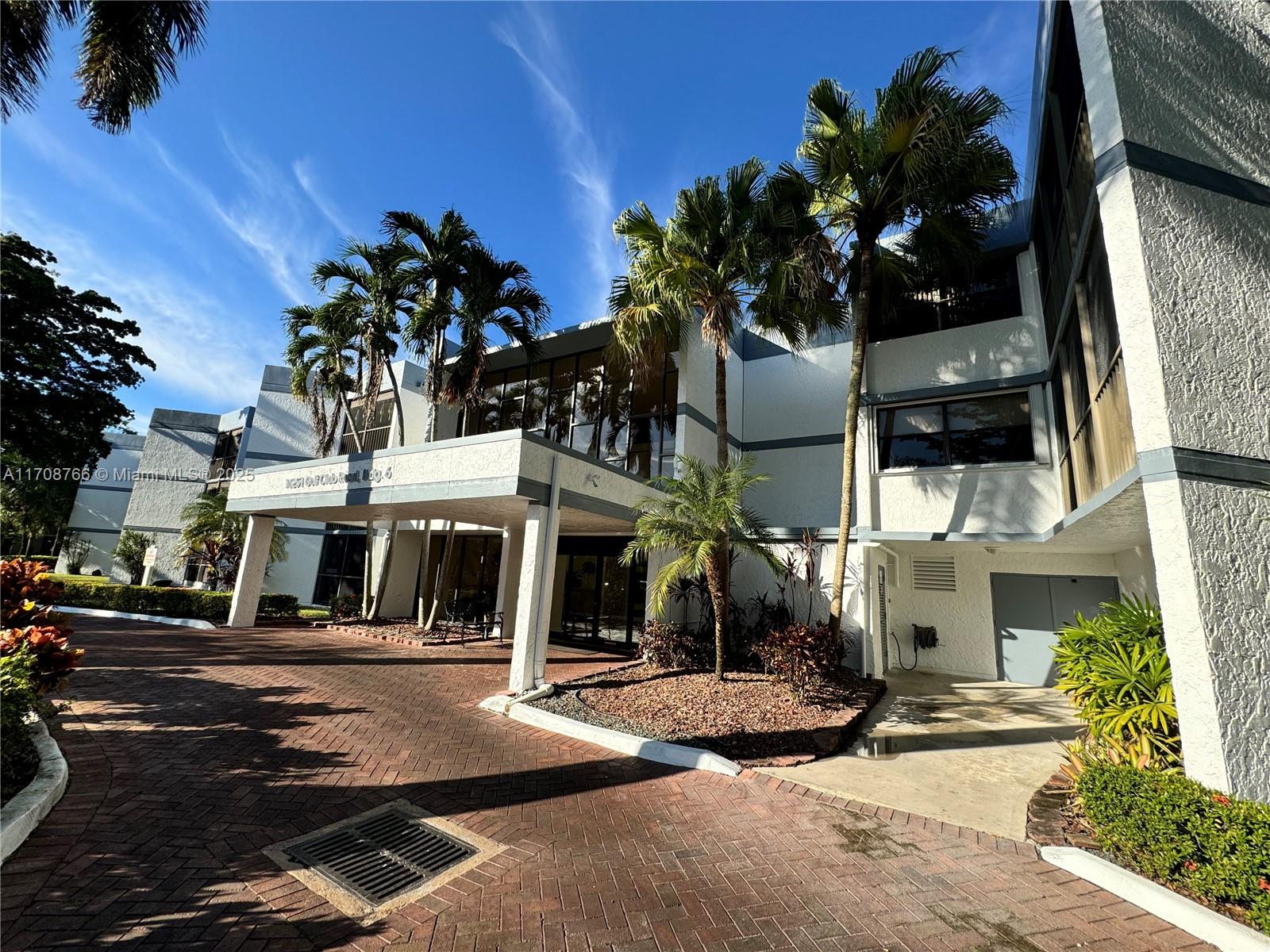 Rental Property at Address Not Disclosed, Weston, Broward County, Florida - Bedrooms: 2 
Bathrooms: 3  - $2,600 MO.