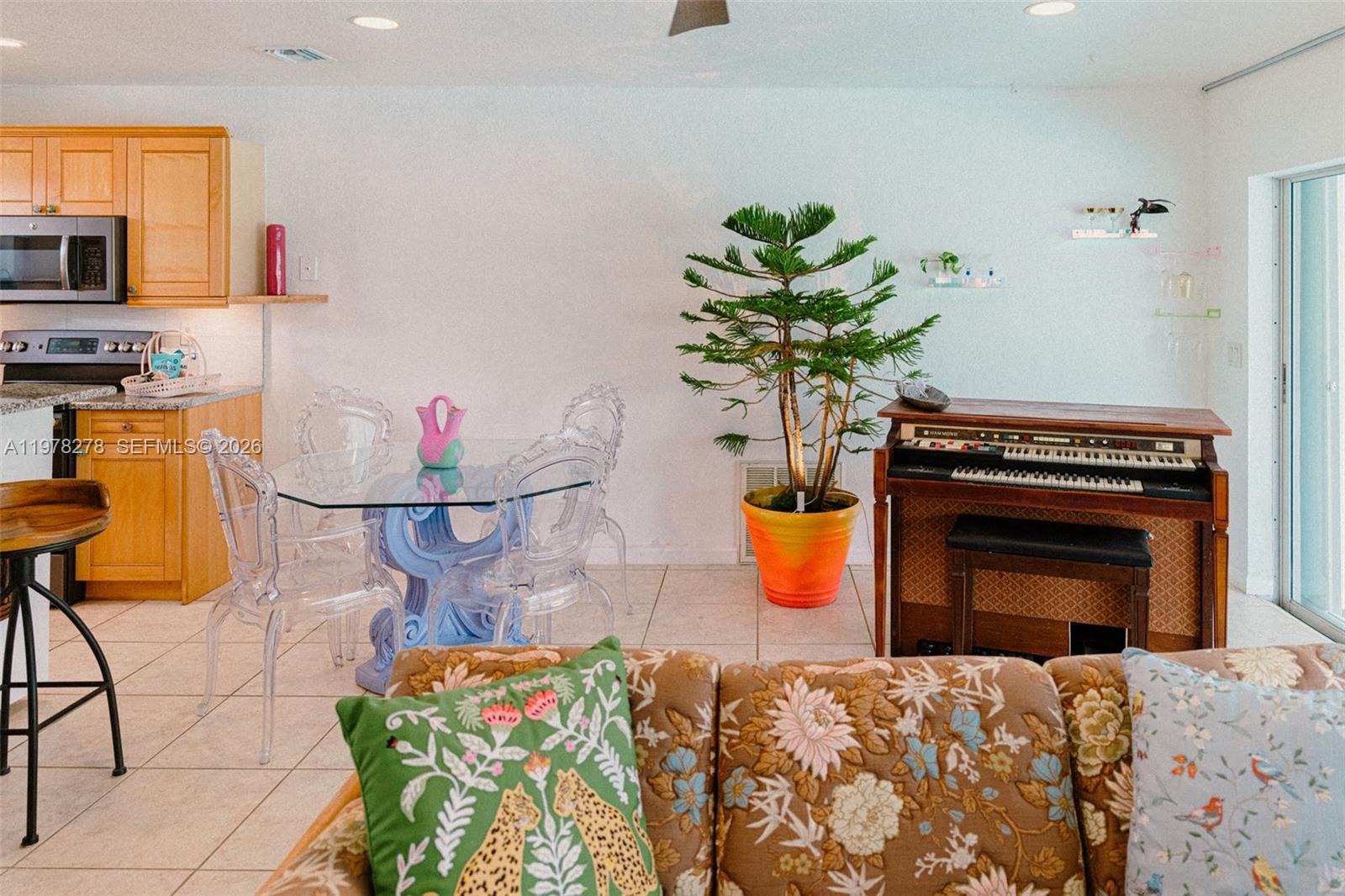 FLORESTA ESTATES 2ND SEC - Residential Lease