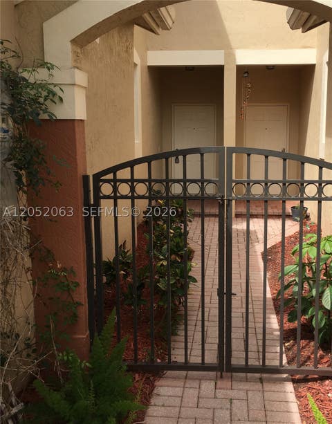 Photo of 4258 Vineyard Cir, Weston, FL 33332 (MLS # A12052063)