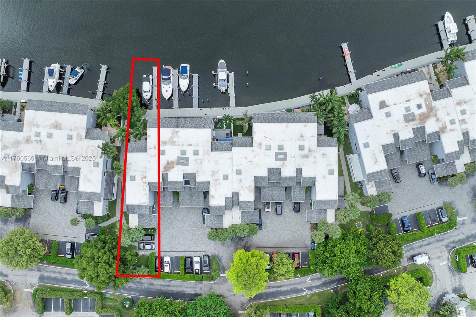 300 Poinciana Dr 702