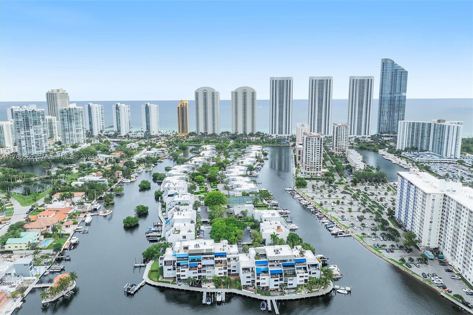300 Poinciana Dr 702