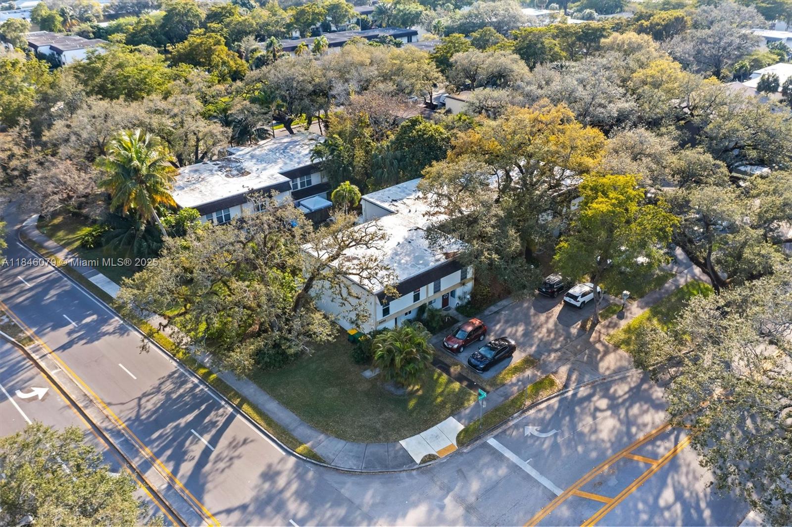 HOLLYWOOD GARDENS CONDOMI - Residential