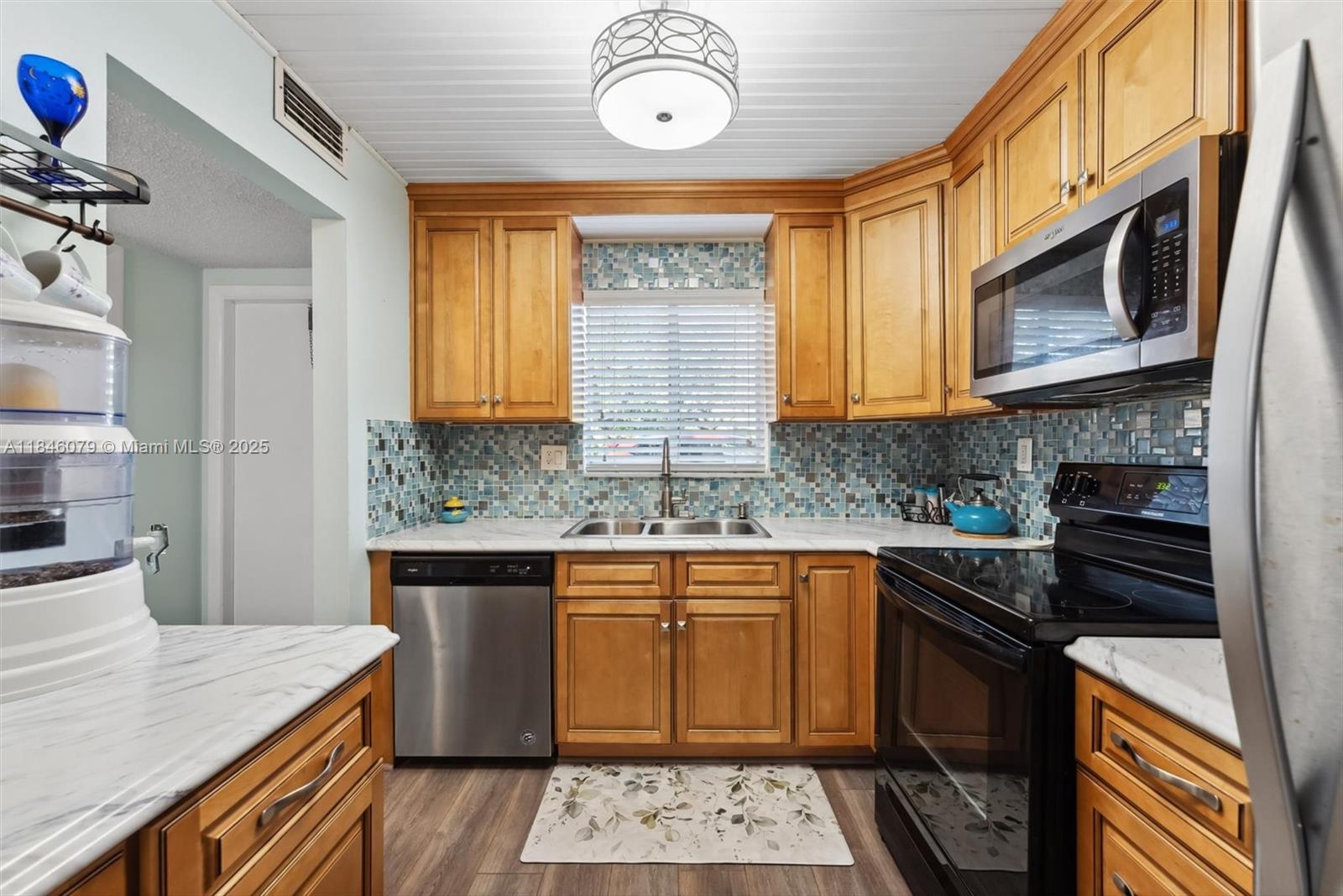 HOLLYWOOD GARDENS CONDOMI - Residential