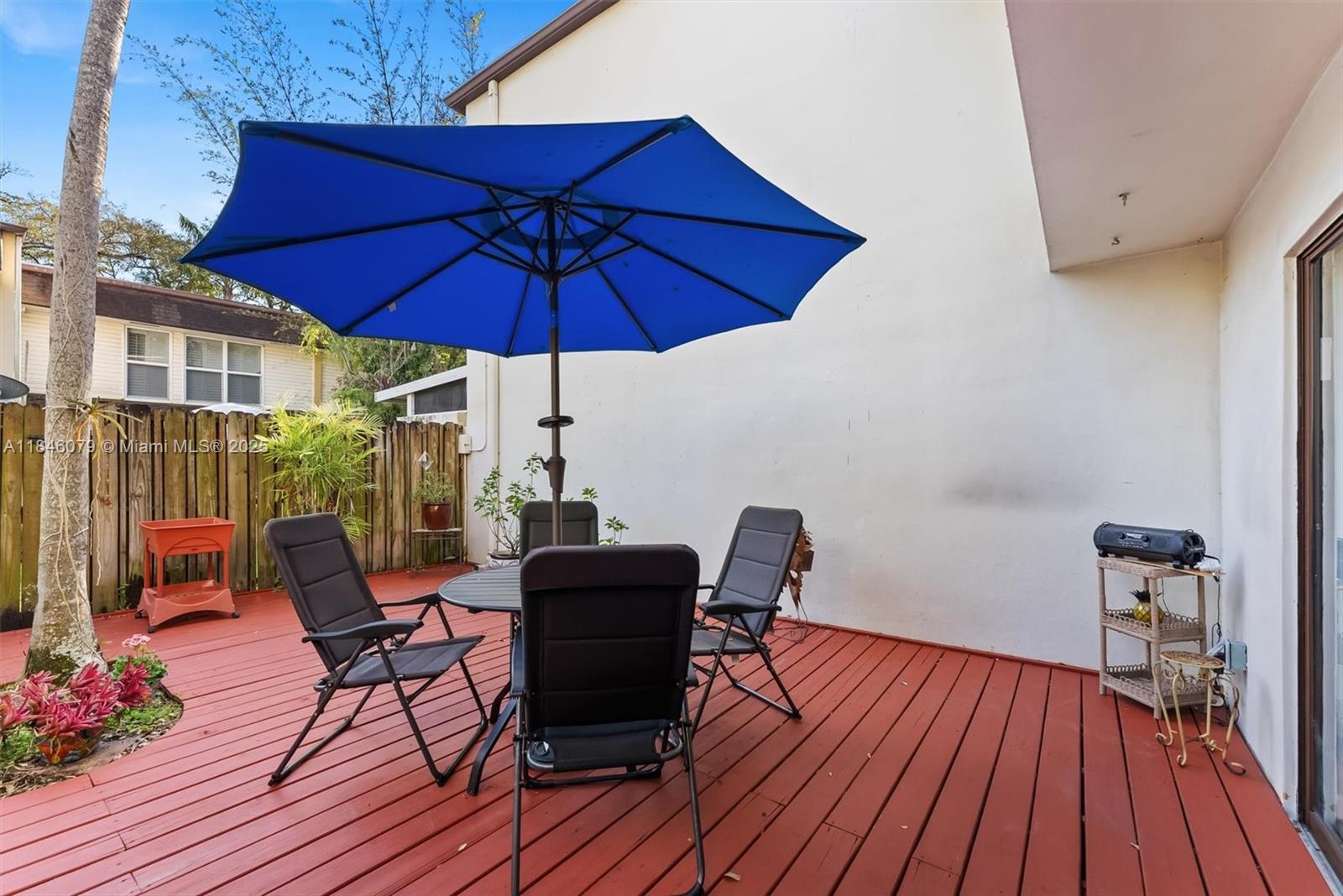 HOLLYWOOD GARDENS CONDOMI - Residential