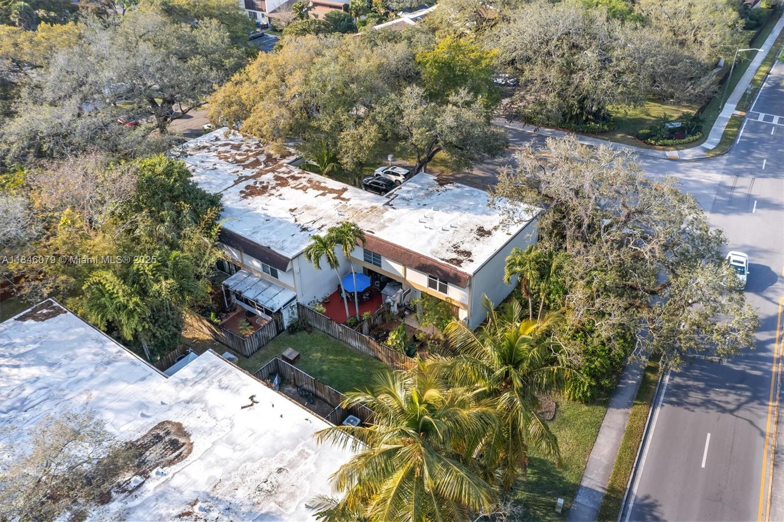 HOLLYWOOD GARDENS CONDOMI - Residential