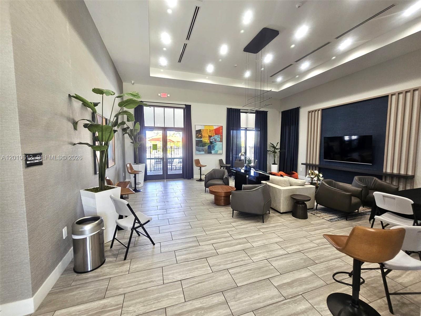 PINE ISLE - Residential