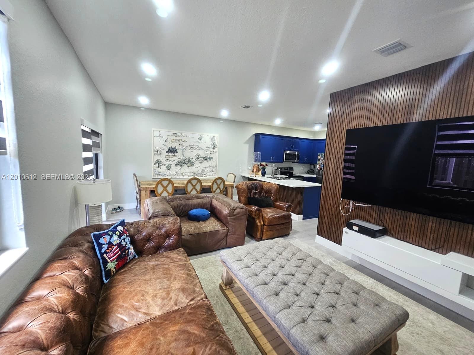 PINE ISLE - Residential