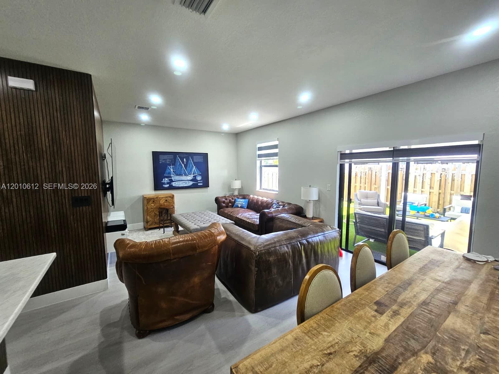 PINE ISLE - Residential