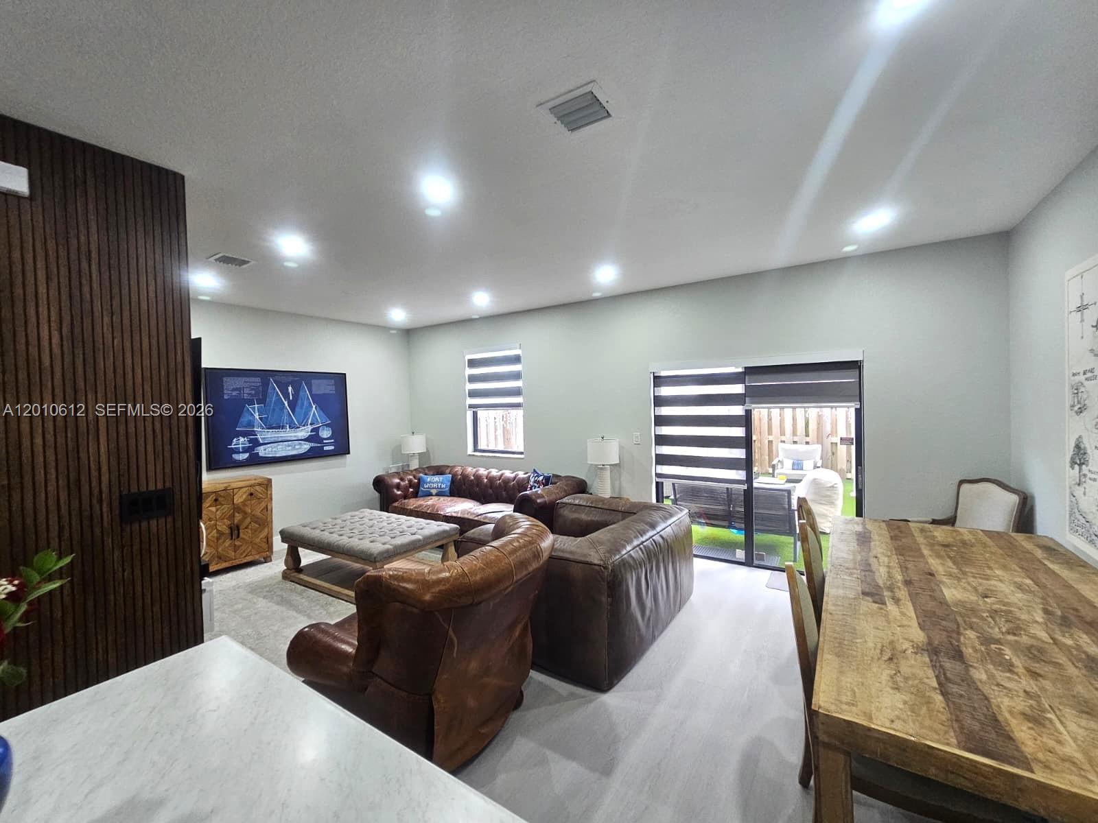 PINE ISLE - Residential