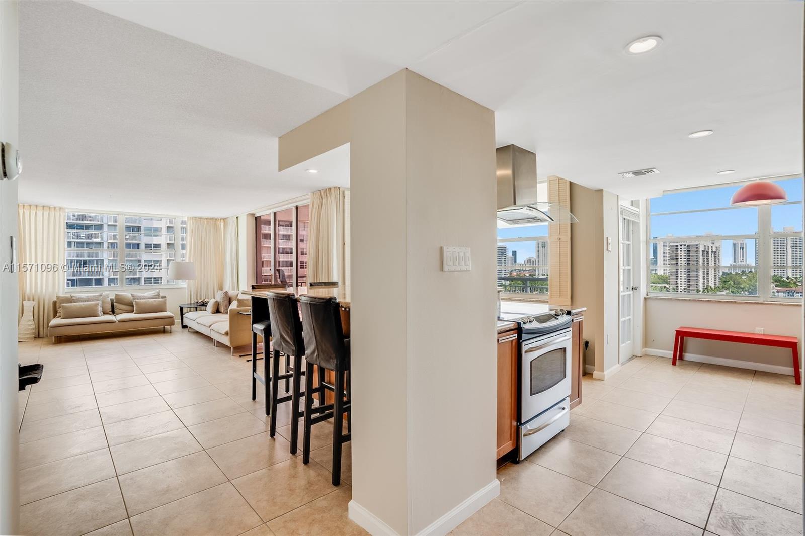Rental Property at 18041 Biscayne Blvd 1404, Aventura, Miami-Dade County, Florida - Bedrooms: 2 
Bathrooms: 2  - $2,800 MO.