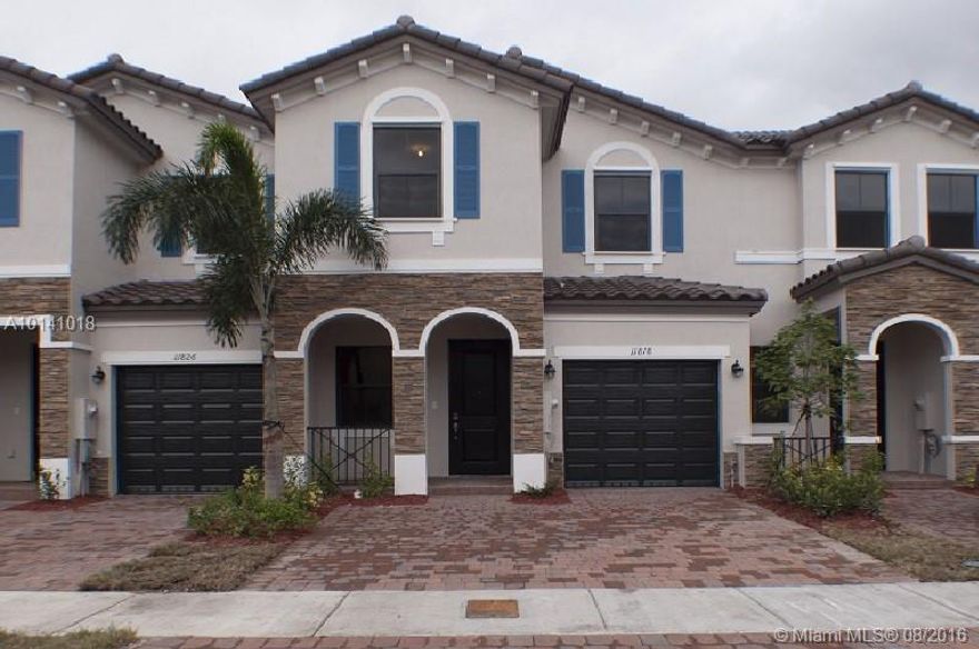 Beautiful Townhouse located in a great community at Garden by the Hammocks. 3 Bedrooms, 2.5 Bathrooms. Granite countertop and stainless steel appliances. A must See !!!