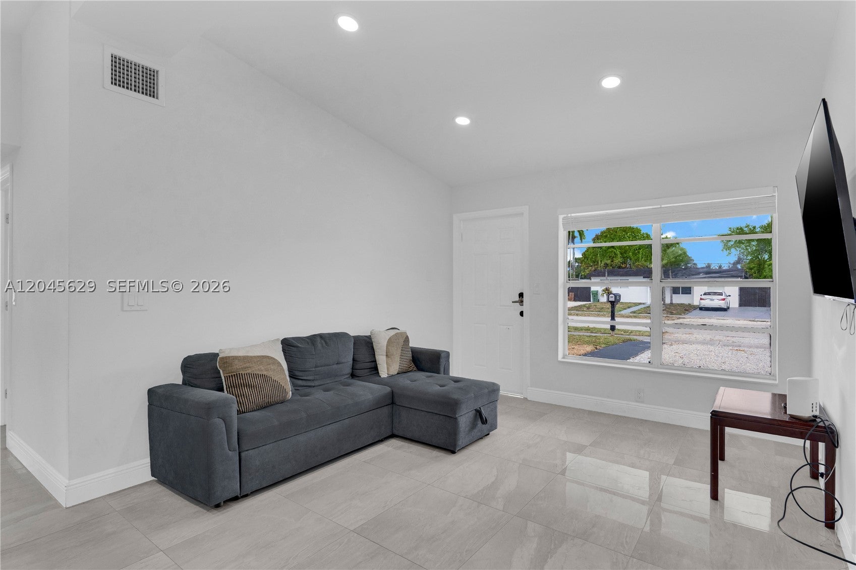 1016 SW 22nd Ter
