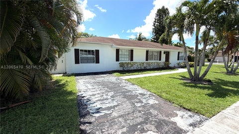 Photo of 19480 Dakota Ct, Boca Raton, FL 33434 (MLS # A12065470)
