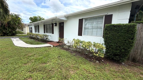 Photo of 19480 Dakota Ct, Boca Raton, FL 33434 (MLS # A12065470)