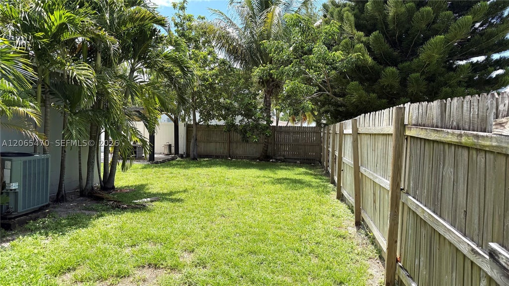 Photo of 19480 Dakota Ct, Boca Raton, FL 33434 (MLS # A12065470)