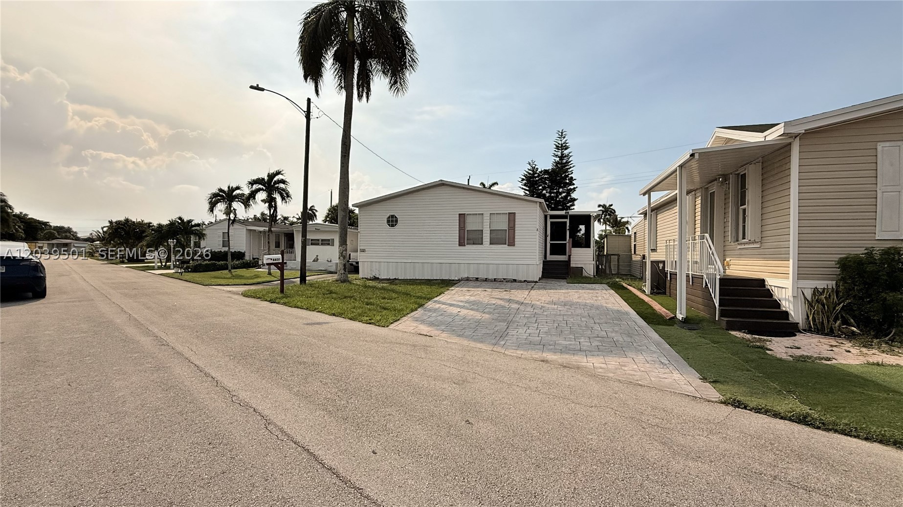 Photo 1 of 24 — 8631 SW 18th Pl, Davie, FL 33324